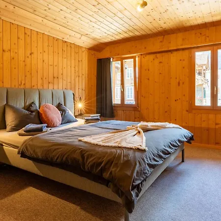 Charming, Well-equipped Alpine كاندرستغ